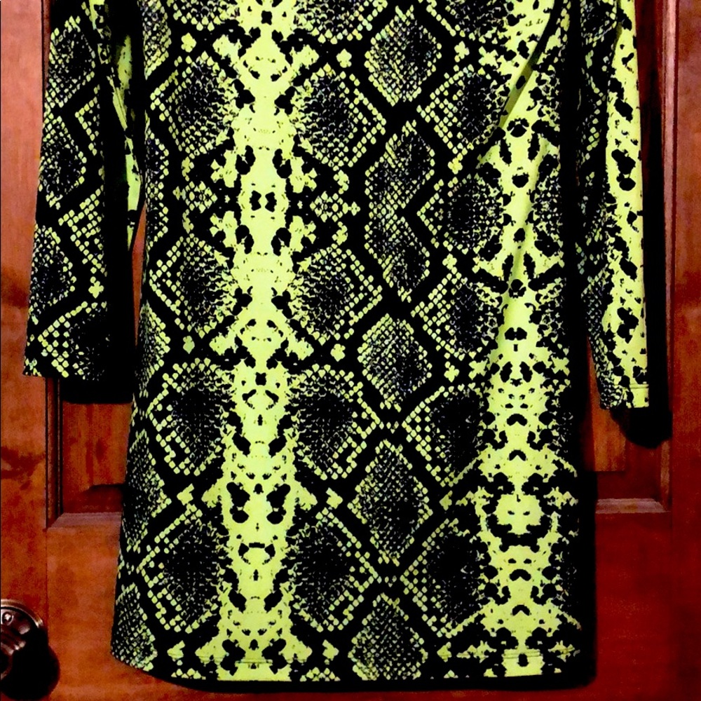 Snakeskin print neon green Venus dress medium - Picture 2 of 2